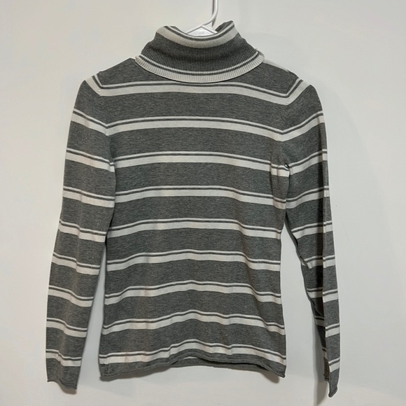 BANANA Republic Turtle Neck Long Sleeve Shirt Grey and White Striped Size Small - Picture 1 of 8